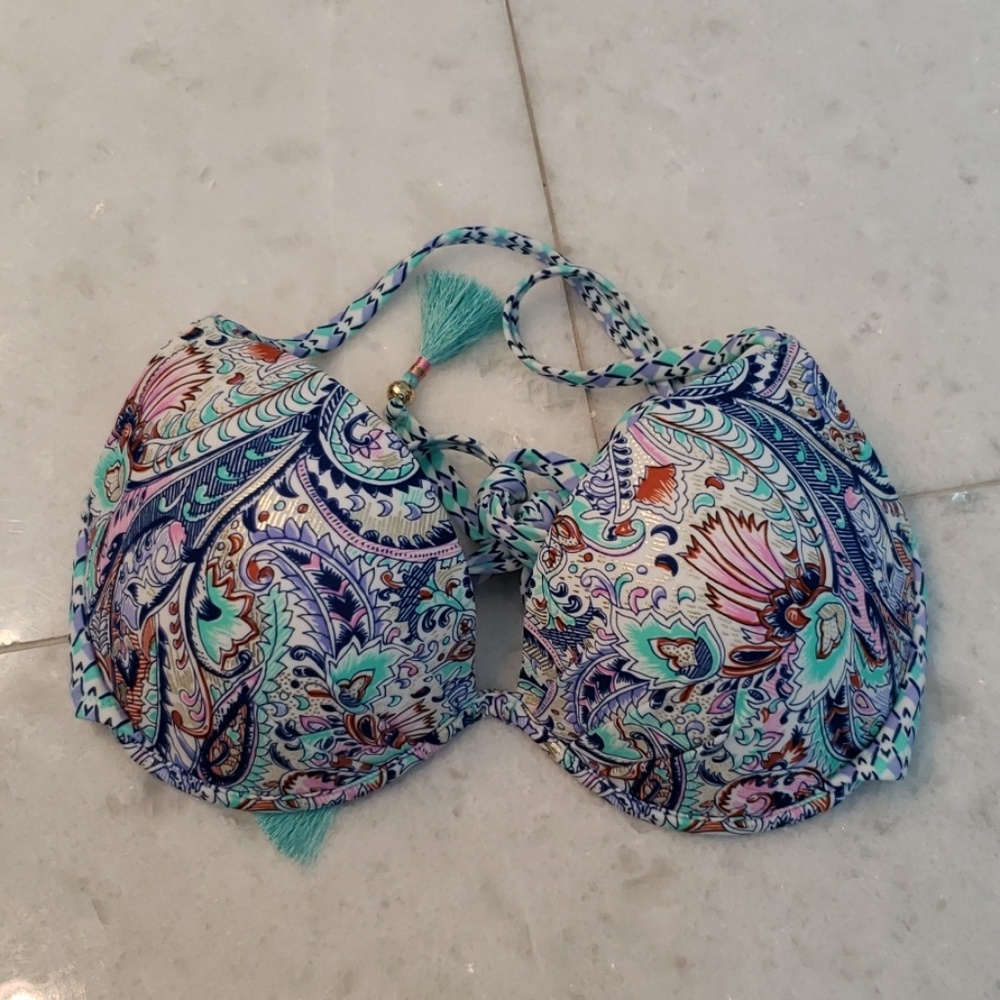 Victoria's secret the Fabulous push up 34D